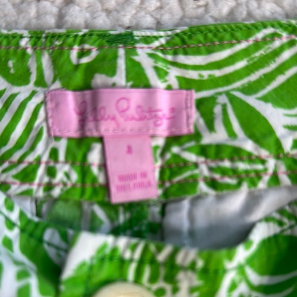 Lilly Pulitzer Vibrant Green Leaf Print Shorts - Picture 2 of 4